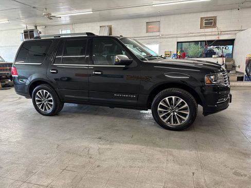 Used 2015 Lincoln Navigator 4WD image 5