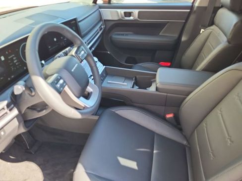 Used 2025 Hyundai Santa Fe Limited AWD/4WD image 15