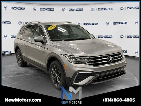 Used 2023 Volkswagen Tiguan SE w/ Panoramic Sunroof Package AWD/4WD image 7