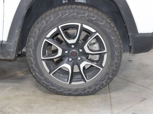 Used 2025 Jeep Compass Trailhawk w/ Trailer Tow Group image 13