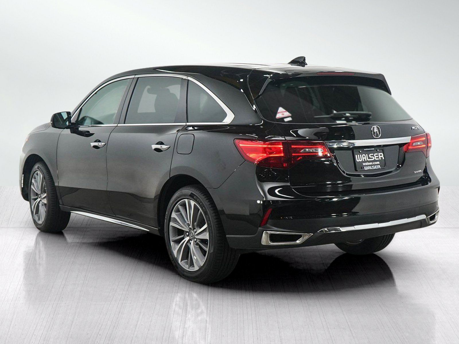 Used 2018 Acura MDX w/ Technology Package AWD/4WD image 3