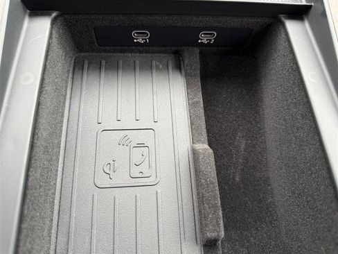 Used 2024 Audi Q8 Premium Plus w/ Premium Plus Package image 24