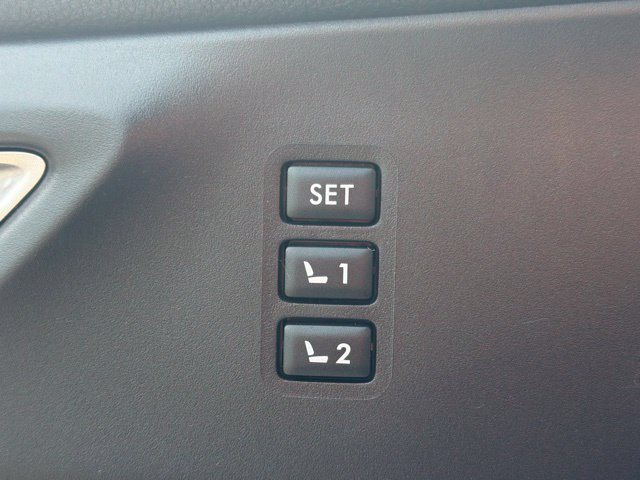 Used 2022 Subaru Ascent Limited AWD/4WD image 16