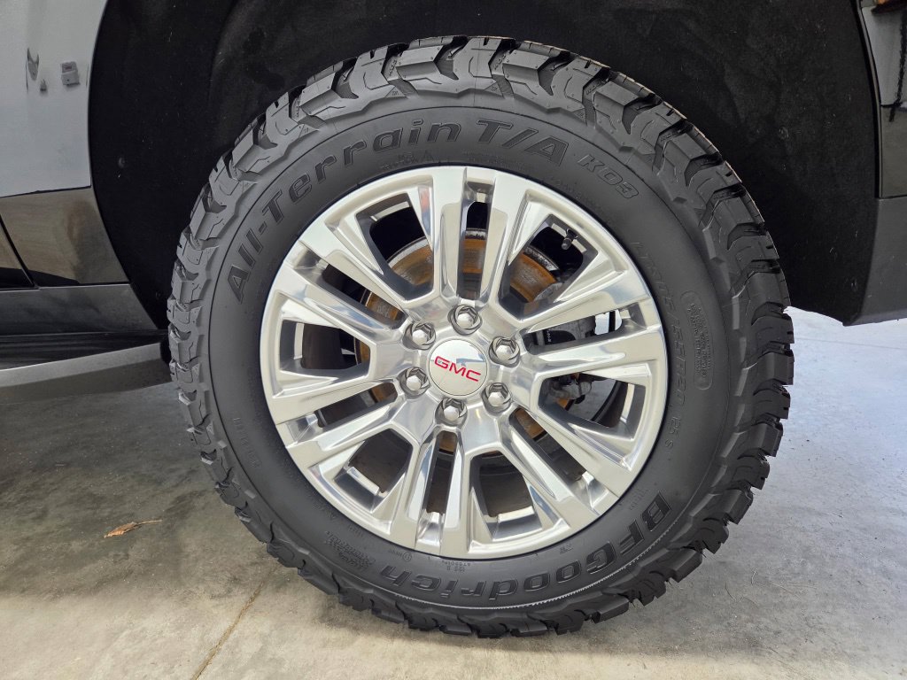 Used 2022 GMC Yukon XL Denali AWD/4WD image 16