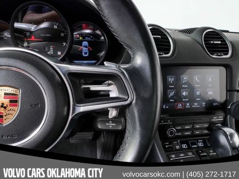 Used 2018 Porsche 718 Cayman RWD image 13