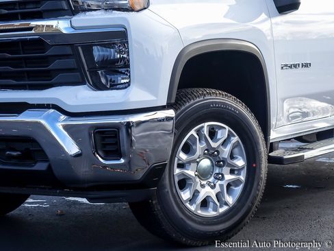 New 2026 Chevrolet Silverado 2500 LT image 5