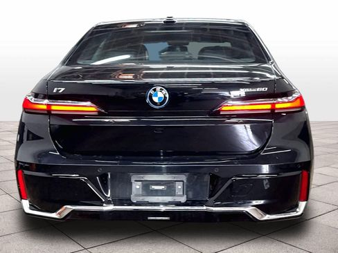 Used 2023 BMW i7 xDrive60 AWD/4WD image 7