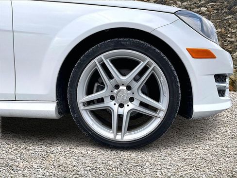 Used 2015 Mercedes-Benz C 250 Coupe image 8