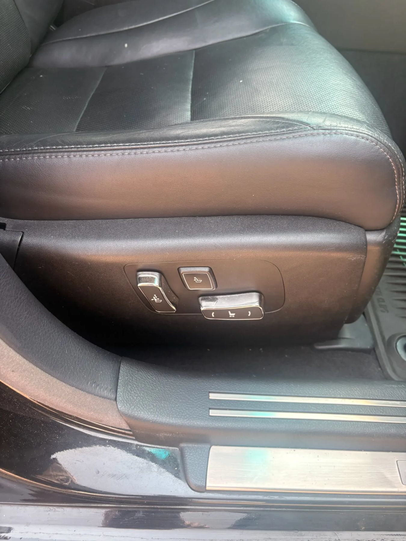 Used 2013 Lexus LS 460 AWD w/ Comfort Pkg image 29