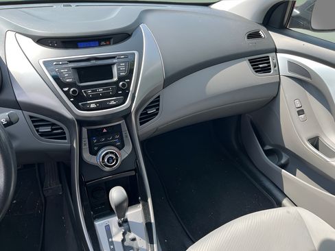 Used 2013 Hyundai Elantra GLS FWD image 23