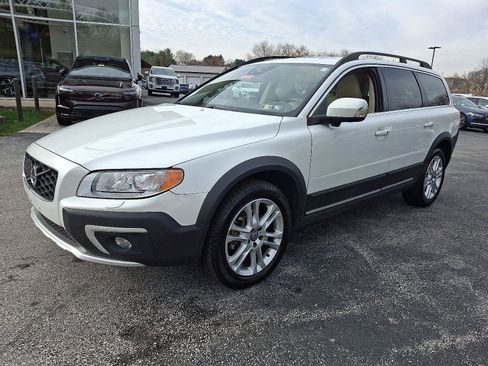 Used 2016 Volvo XC70 T5 Platinum w/ Climate Package image 3