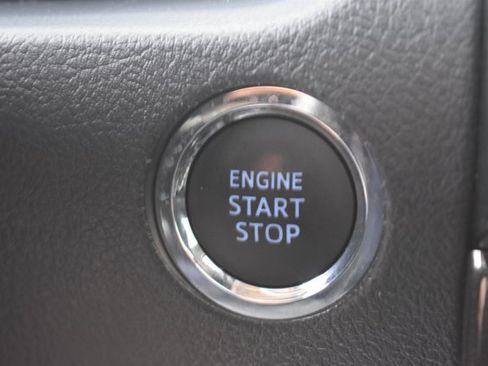 Used 2021 Toyota 4Runner Venture w/ Moonroof Package AWD/4WD image 28