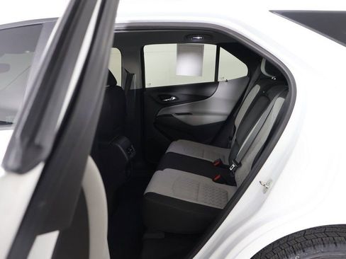 Used 2022 Chevrolet Equinox LS w/ LS Convenience Package FWD image 28