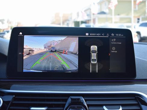 Used 2021 BMW 540i xDrive w/ M Sport Package image 18