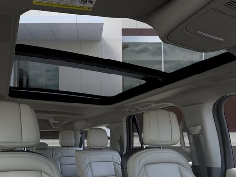 New 2026 Lincoln Navigator L Reserve AWD/4WD image 22