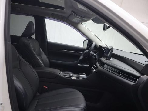 Used 2023 INFINITI QX60 Sensory w/ Cargo Package AWD/4WD image 9