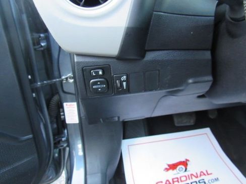 Used 2018 Toyota Corolla LE image 16