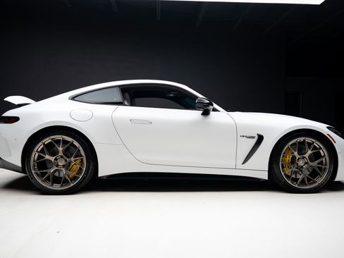 Used 2025 Mercedes-Benz AMG GT 63 image 40