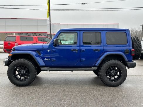 Used 2019 Jeep Wrangler Unlimited Sahara w/ Uconnect 4C Nav & Sound Group AWD/4WD image 5