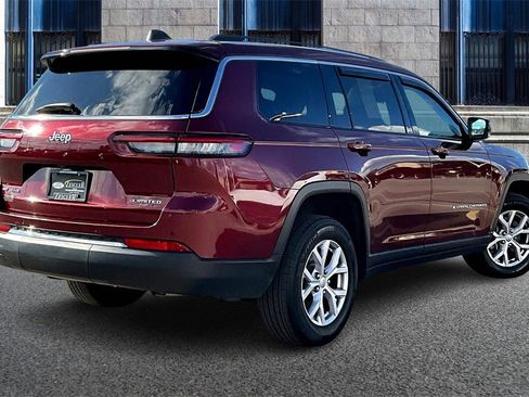 Used 2022 Jeep Grand Cherokee L Limited image 11