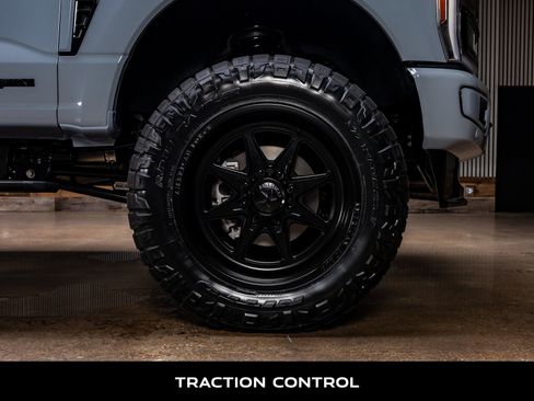 Used 2026 Ford F250 Platinum w/ Platinum Plus Package AWD/4WD image 12