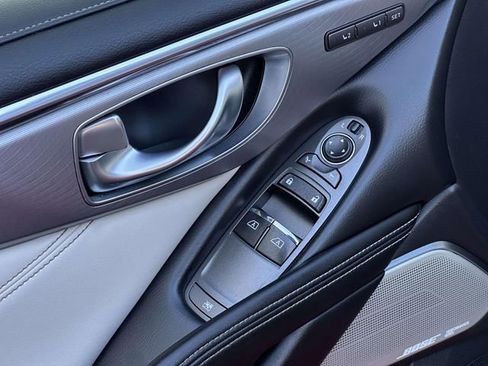 Used 2022 INFINITI Q60 3.0t Luxe w/ Essential Package image 12