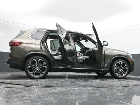Used 2023 BMW X5 xDrive40i w/ Premium Package image 72
