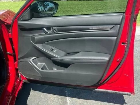 Used 2021 Honda Accord Sport image 9