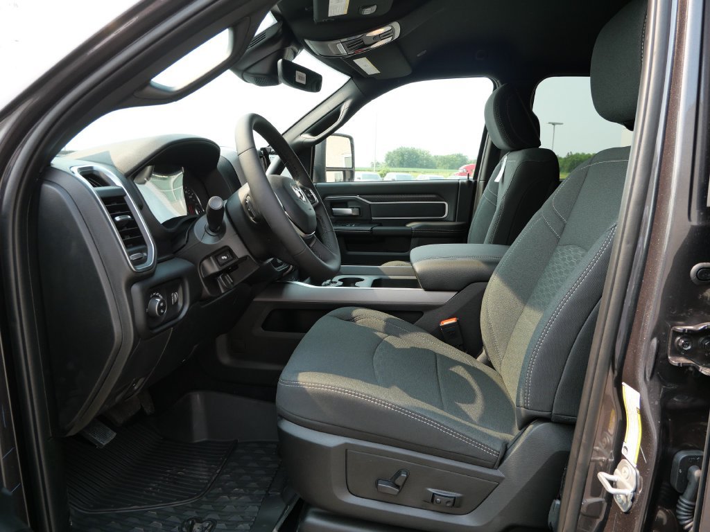 New 2026 RAM 2500 Big Horn AWD/4WD image 5