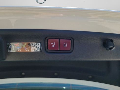 Certified 2025 Mercedes-Benz C 300 Sedan image 9