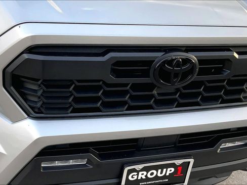 Used 2024 Toyota Tacoma TRD Sport image 29