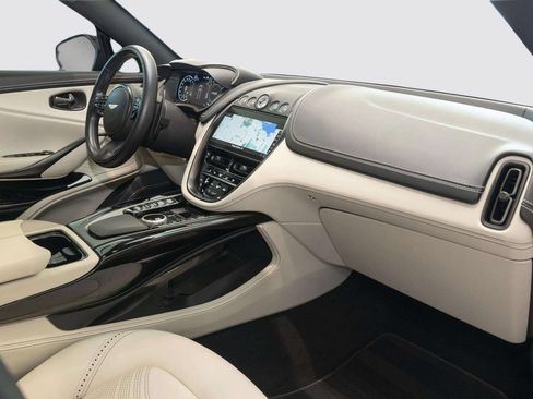 Used 2024 Aston Martin DBX AWD/4WD image 38