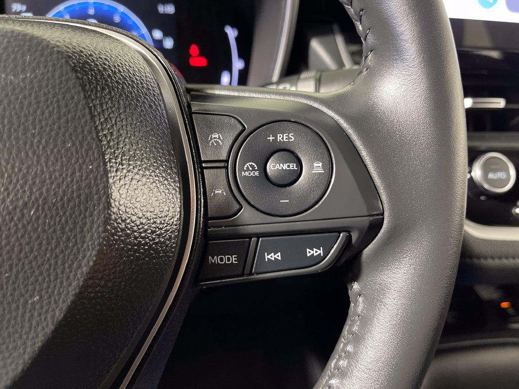 Certified 2025 Toyota Corolla XSE FWD image 27