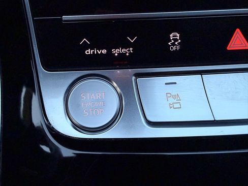 Used 2019 Audi Q8 Prestige image 13