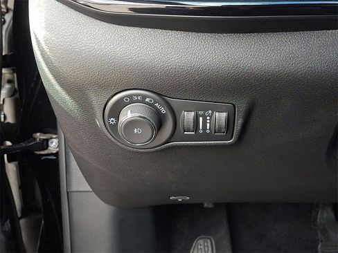 Used 2024 Jeep Compass Latitude w/ Convenience Group image 24