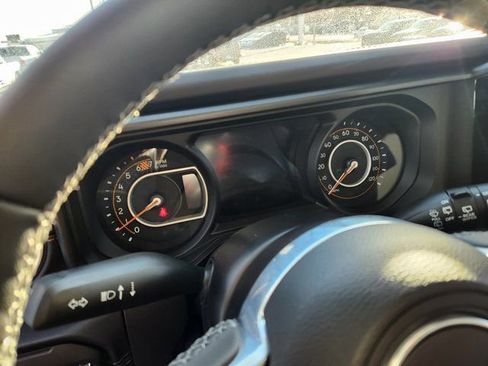 New 2026 Jeep Wrangler Unlimited Sahara AWD/4WD image 14
