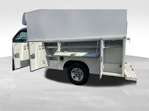 Used 2023 GMC Savana 3500 w/ Power Convenience Package image 17