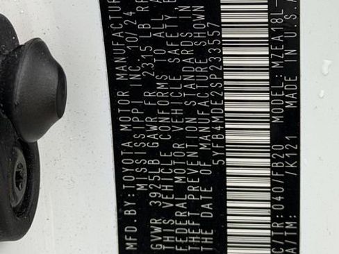 Used 2025 Toyota Corolla LE image 10