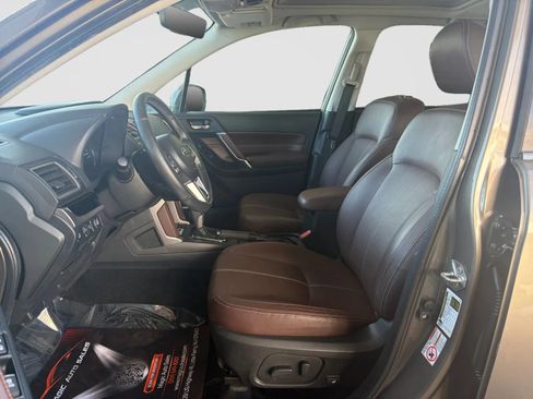 Used 2017 Subaru Forester 2.5i Touring AWD/4WD image 12
