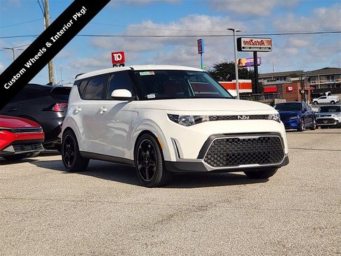 New 2025 Kia Soul LX w/ LX Technology Package image 2