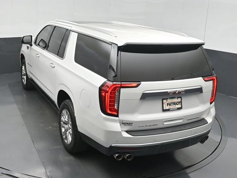 Used 2022 GMC Yukon XL Denali AWD/4WD image 38