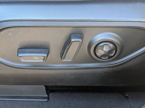 Used 2024 Jeep Grand Cherokee L Limited w/ Luxury Tech Group II image 14