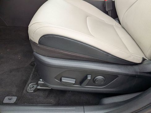 Used 2023 Kia Sportage EX image 11