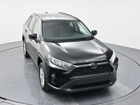 Used 2020 Toyota RAV4 XLE image 38