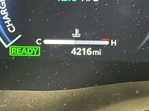 Used 2025 Toyota Camry XLE FWD image 28