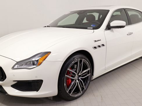 Used 2023 Maserati Quattroporte Modena image 5