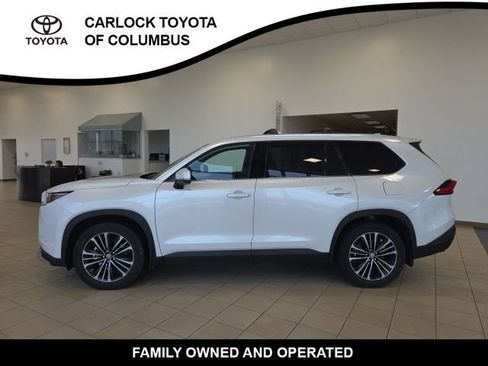 Used 2024 Toyota Grand Highlander AWD Hybrid image 2