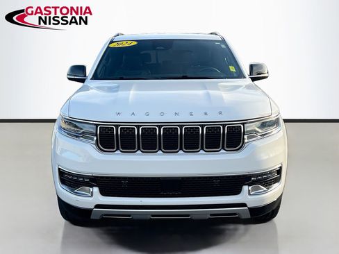 Used 2024 Jeep Wagoneer Series II w/ Flexible Seating Group image 2