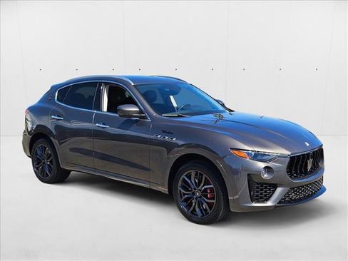 Used 2022 Maserati Levante Modena image 3