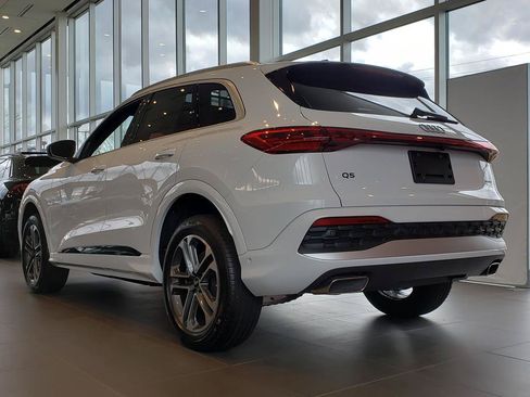 Used 2025 Audi Q5 Premium Plus AWD/4WD image 3